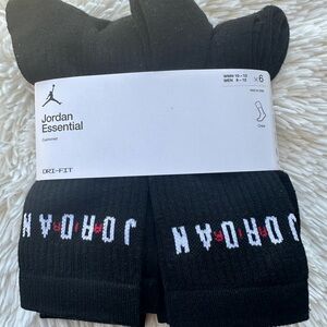 Jordan Essential Black Crew Socks size large